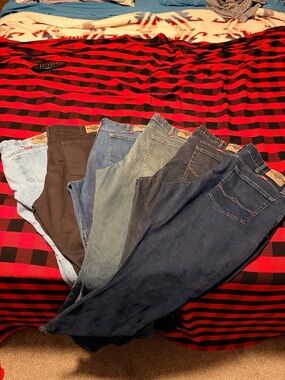 Assorted Wranglers Men’s Jeans - Multiple Washes 6 prs/$75